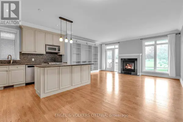 108 MANORHILL PRIVATE, Ottawa, ON K1H2J4