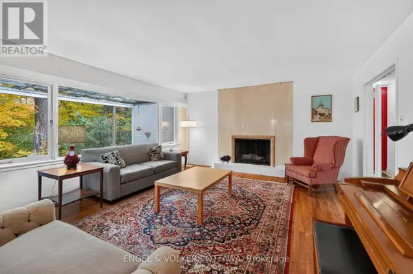 185 LAKEWAY DRIVE, Ottawa, ON K1L5A9