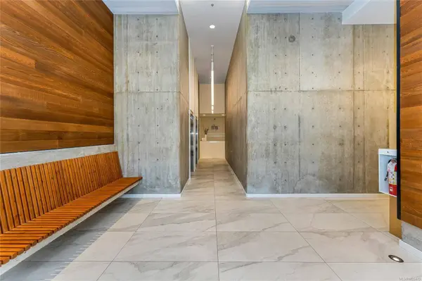 1033 Cook St #405, Victoria, BC V8V 0E1