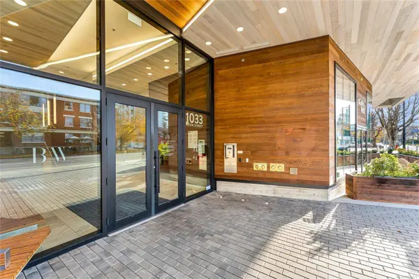 1033 Cook St #405, Victoria, BC V8V 0E1