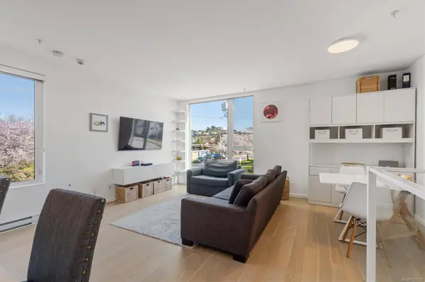 1720 Fairfield Rd #105, Victoria, BC V8S 1G3