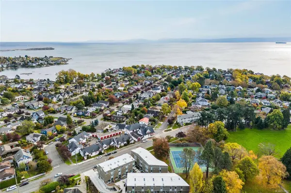 1720 Fairfield Rd ##105, Victoria, BC V8S 1G3
