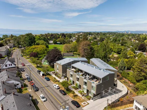 1720 Fairfield Rd ##105, Victoria, BC V8S 1G3