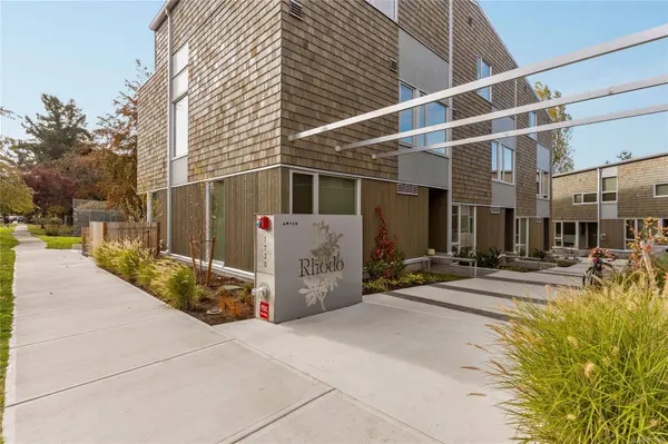 1720 Fairfield Rd ##105, Victoria, BC V8S 1G3