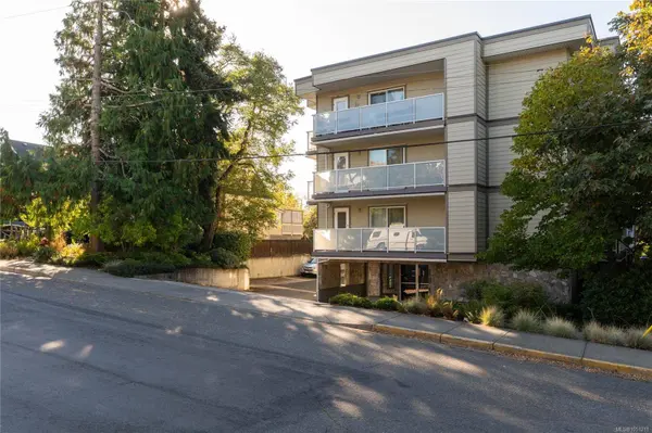 3230 Glasgow Ave ##203, Saanich, BC V8X 1M2