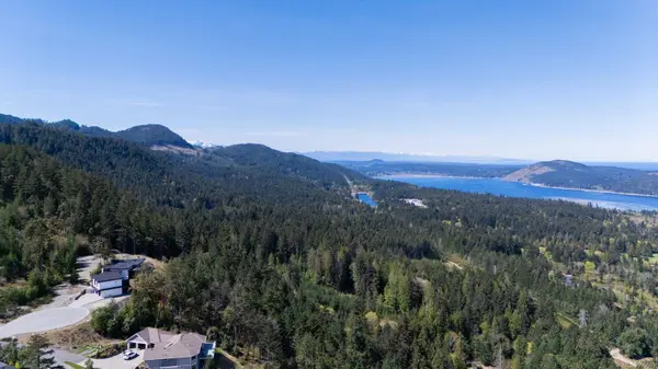 7468 High Ridge Cres, Lantzville, BC V0R 2H0