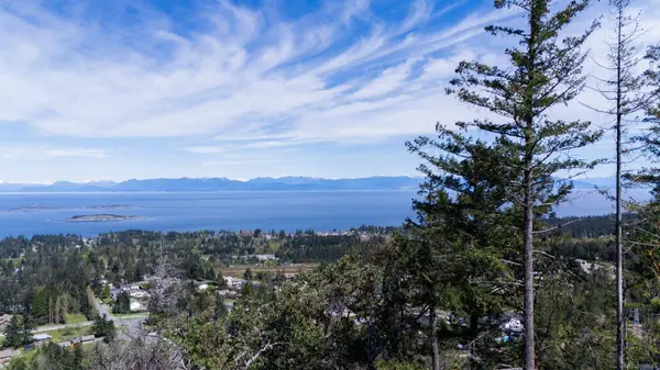 7468 High Ridge Cres, Lantzville, BC V0R 2H0