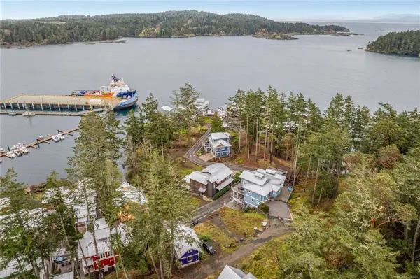 1213 Spirit Bay Rd, Sooke, BC V9Z 1B6