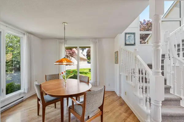 211 Robert St #40, Victoria, BC V9A 3X2