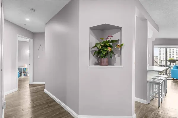 935 Johnson St #404, Victoria, BC V8V 3N5