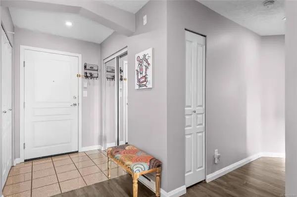 935 Johnson St #404, Victoria, BC V8V 3N5