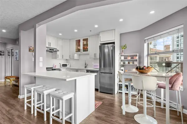 935 Johnson St #404, Victoria, BC V8V 3N5
