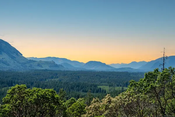 5876 Stoltze Rd, Duncan, BC V9L 6H7