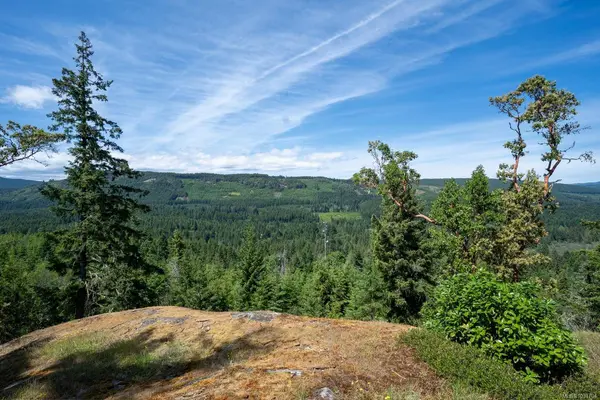 5876 Stoltze Rd, Duncan, BC V9L 6H7