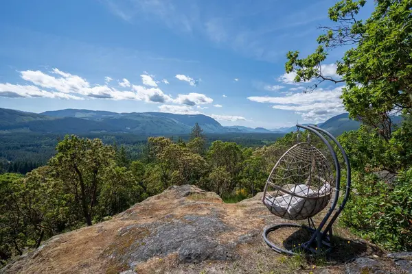 5876 Stoltze Rd, Duncan, BC V9L 6H7