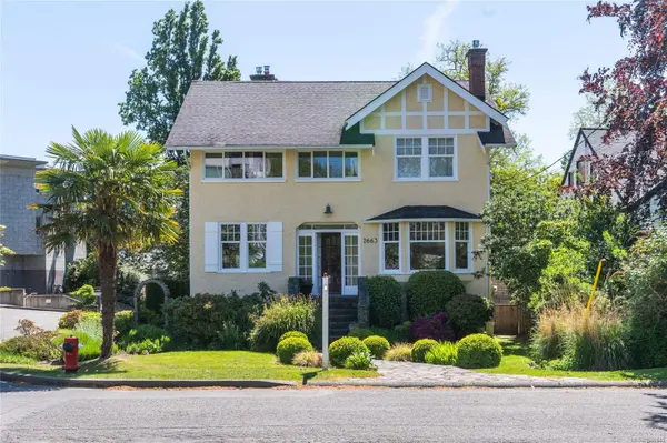 2663 Orchard Ave, Oak Bay, BC V8S 3B4