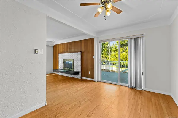 1575 Burton Ave, Victoria, BC V8T 2N3