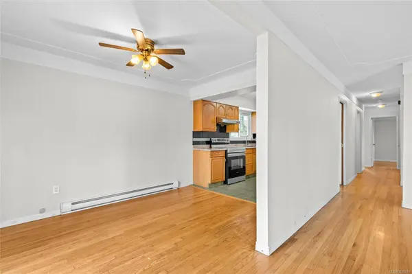 1575 Burton Ave, Victoria, BC V8T 2N3