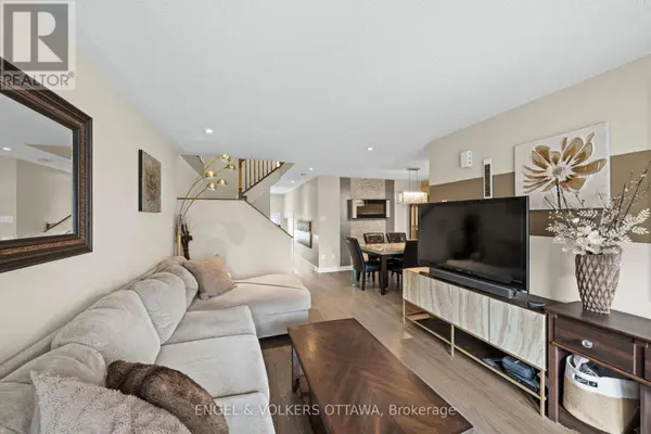 107 MANCINI WAY, Ottawa, ON K2J5X3
