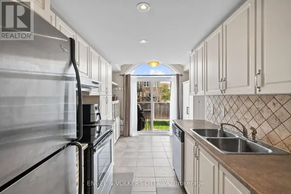 107 MANCINI WAY, Ottawa, ON K2J5X3