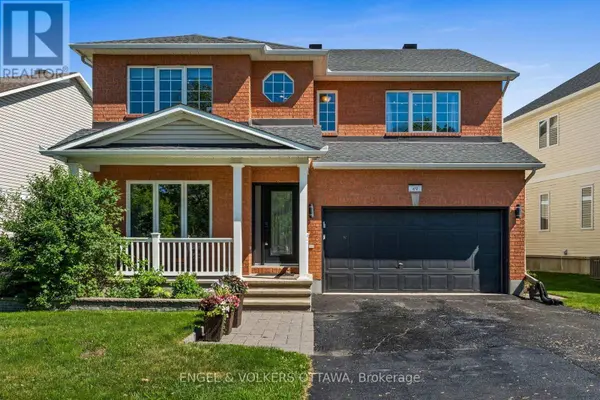 49 KITTIWAKE DRIVE, Ottawa, ON K2S1Z8