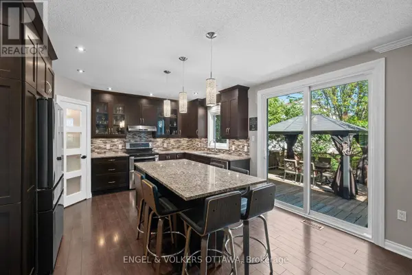 49 KITTIWAKE DRIVE, Ottawa, ON K2S1Z8