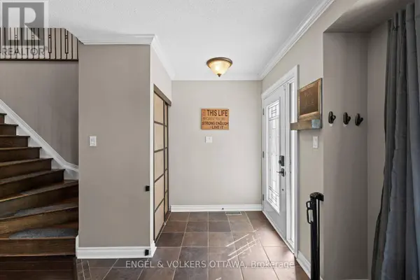 49 KITTIWAKE DRIVE, Ottawa, ON K2S1Z8