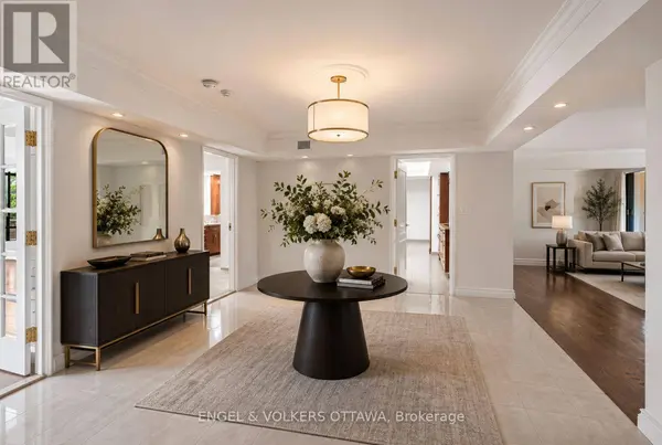 111 Echo DR #406, Ottawa, ON K1S5K8