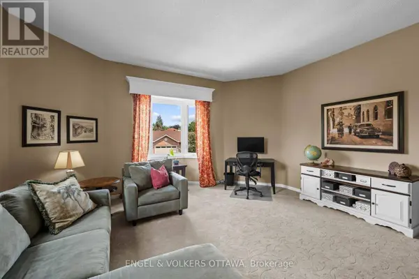 1602 PROULX DRIVE, Ottawa, ON K4A1T5