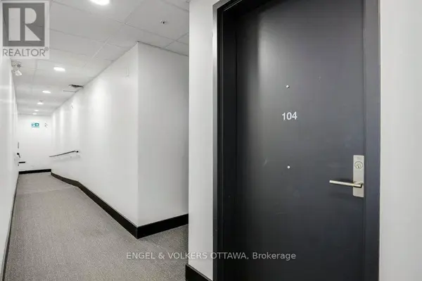 101 Pinhey ST #104, Ottawa, ON K1Y1T7