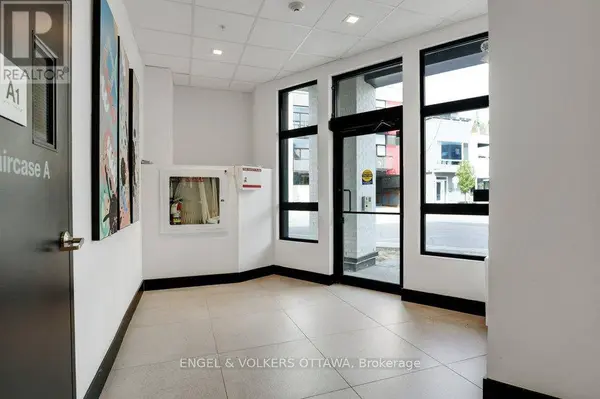 101 Pinhey ST #104, Ottawa, ON K1Y1T7