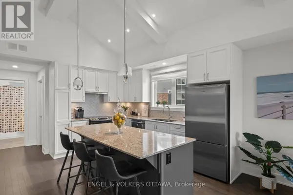 244 MULLIN PRIVATE, Ottawa, ON K1W0K6