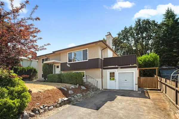 765 Lily Ave, Saanich, BC V8X 3R7