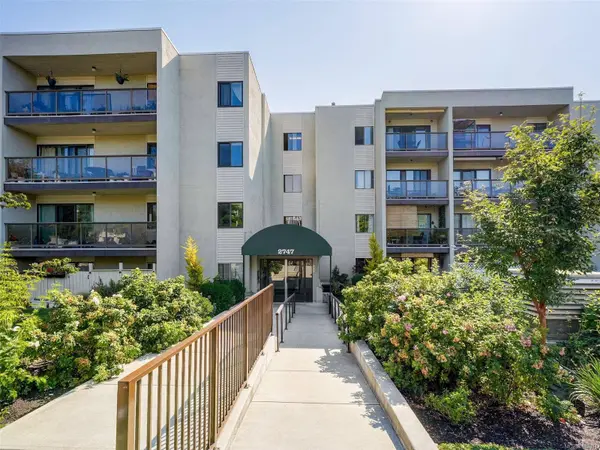 2747 Quadra St #203, Victoria, BC V8T 4E5