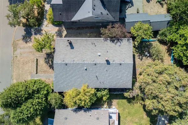 1746 Lulie St, Oak Bay, BC V8R 5W6