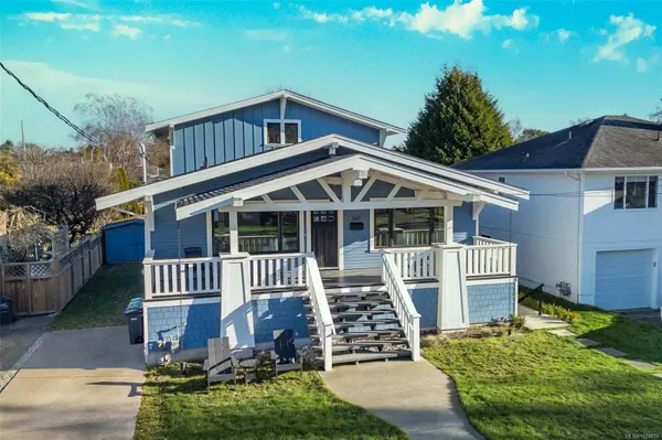 361 Arnold Ave, Victoria, BC V8S 3L6