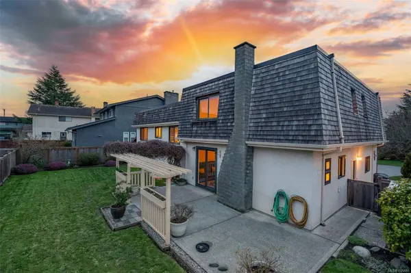 4059 Cavallin Crt, Saanich, BC V8N 5P9