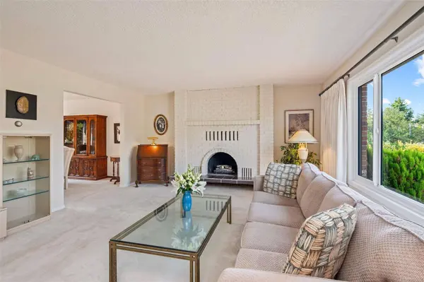 4059 Cavallin Crt, Saanich, BC V8N 5P9