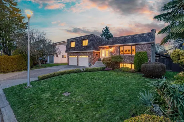 4059 Cavallin Crt, Saanich, BC V8N 5P9