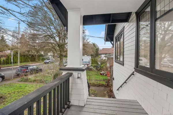 3107 Balfour Ave, Victoria, BC V9A 1R9
