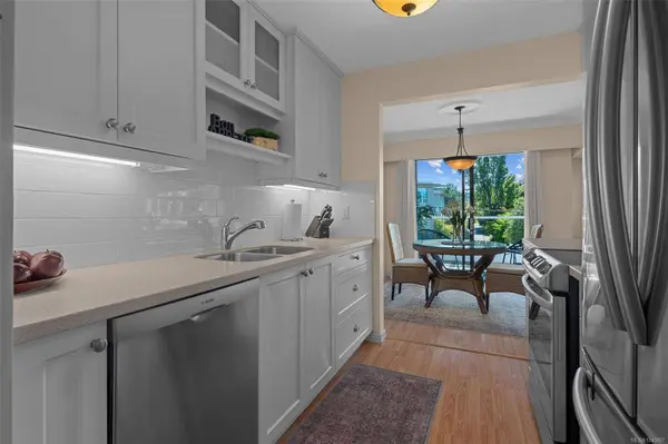 1312 Beach Dr, Oak Bay, BC V8S 2N5