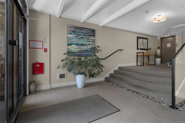 1312 Beach Dr, Oak Bay, BC V8S 2N5