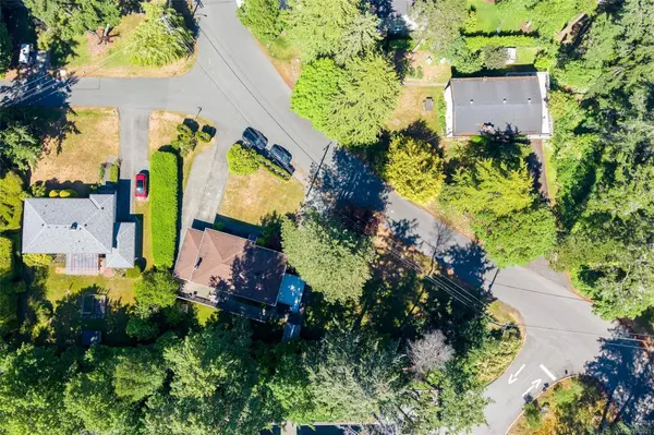 3990 Haro Rd, Saanich, BC V8N 4A9