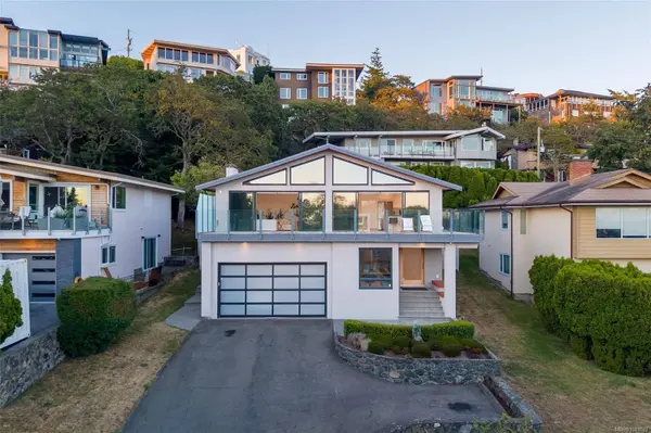 321 Foul Bay Rd, Oak Bay, BC V8S 4G6