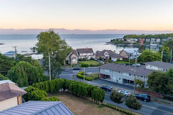 321 Foul Bay Rd, Oak Bay, BC V8S 4G6