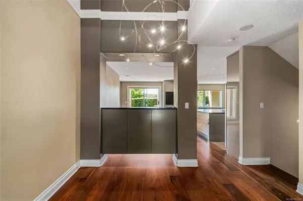 75 Songhees Rd ##106, Victoria, BC V9A 7M5