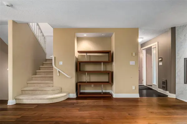 75 Songhees Rd ##106, Victoria, BC V9A 7M5