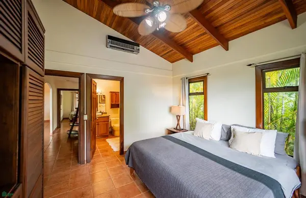 Casa Mil Colinas, 50205