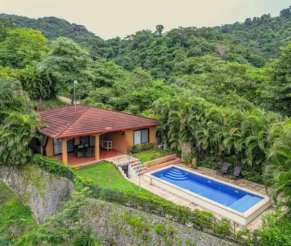 Casa Mil Colinas, 50205