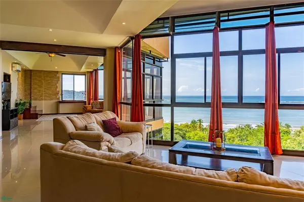 Penthouse Veneto, 50205